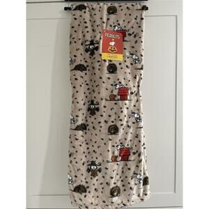 Peanuts Snoopy 70x50” Fall Autumn Leaves Leaf Thanksgiving Throw Blanket Tan